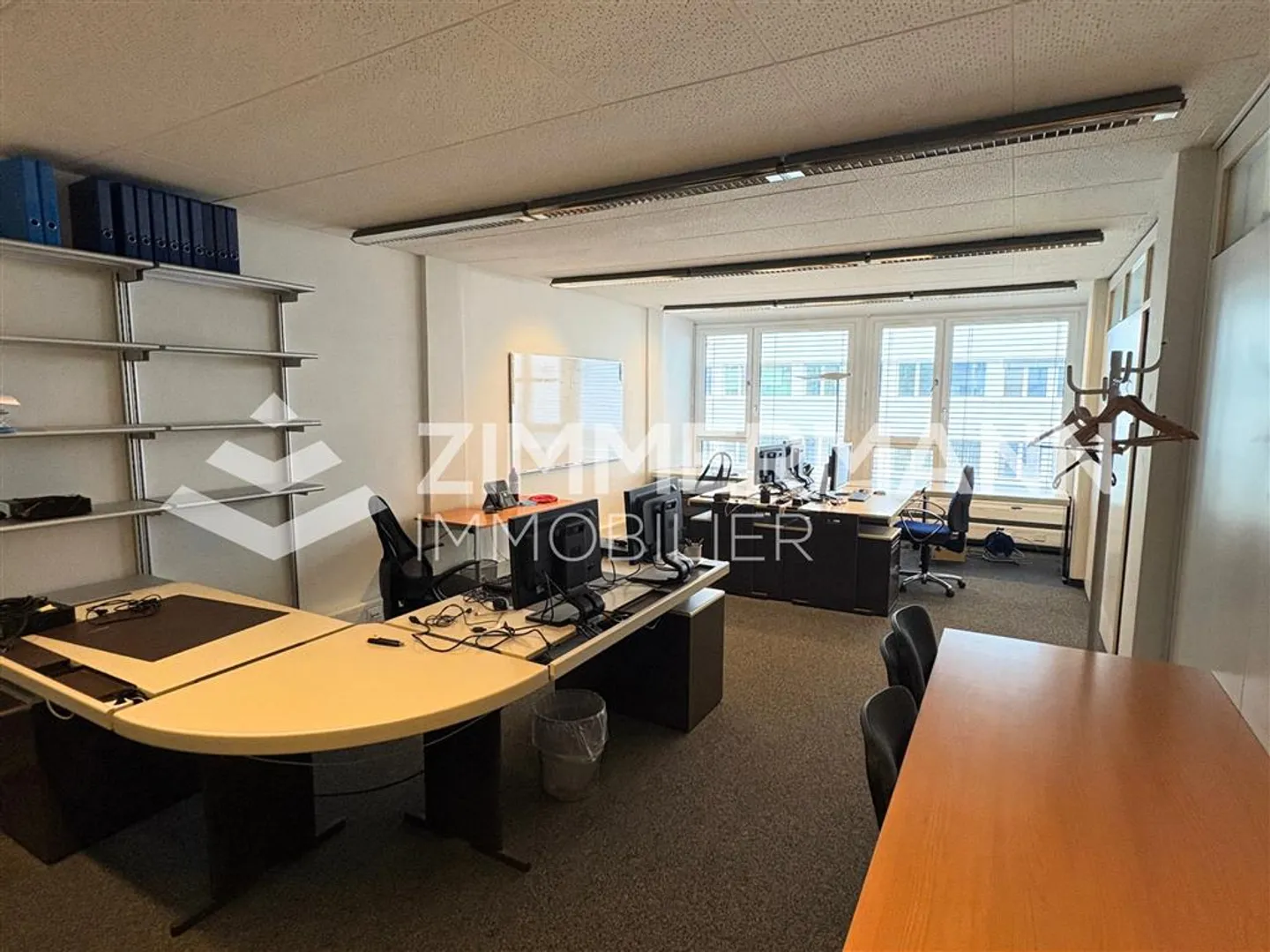 Offices, 220 - Photo 2 of 9