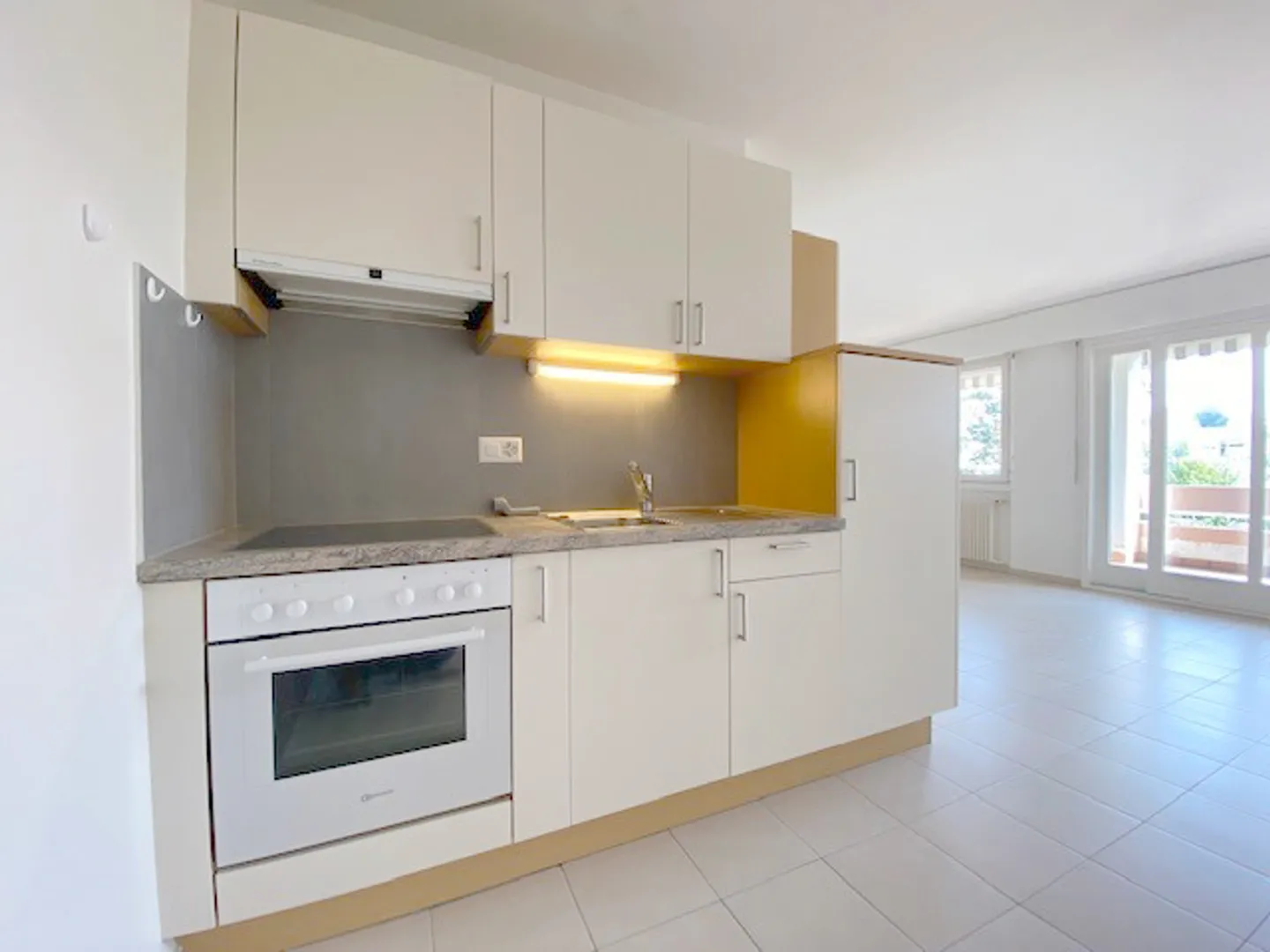 Studio 1 room - Photo 3 of 6