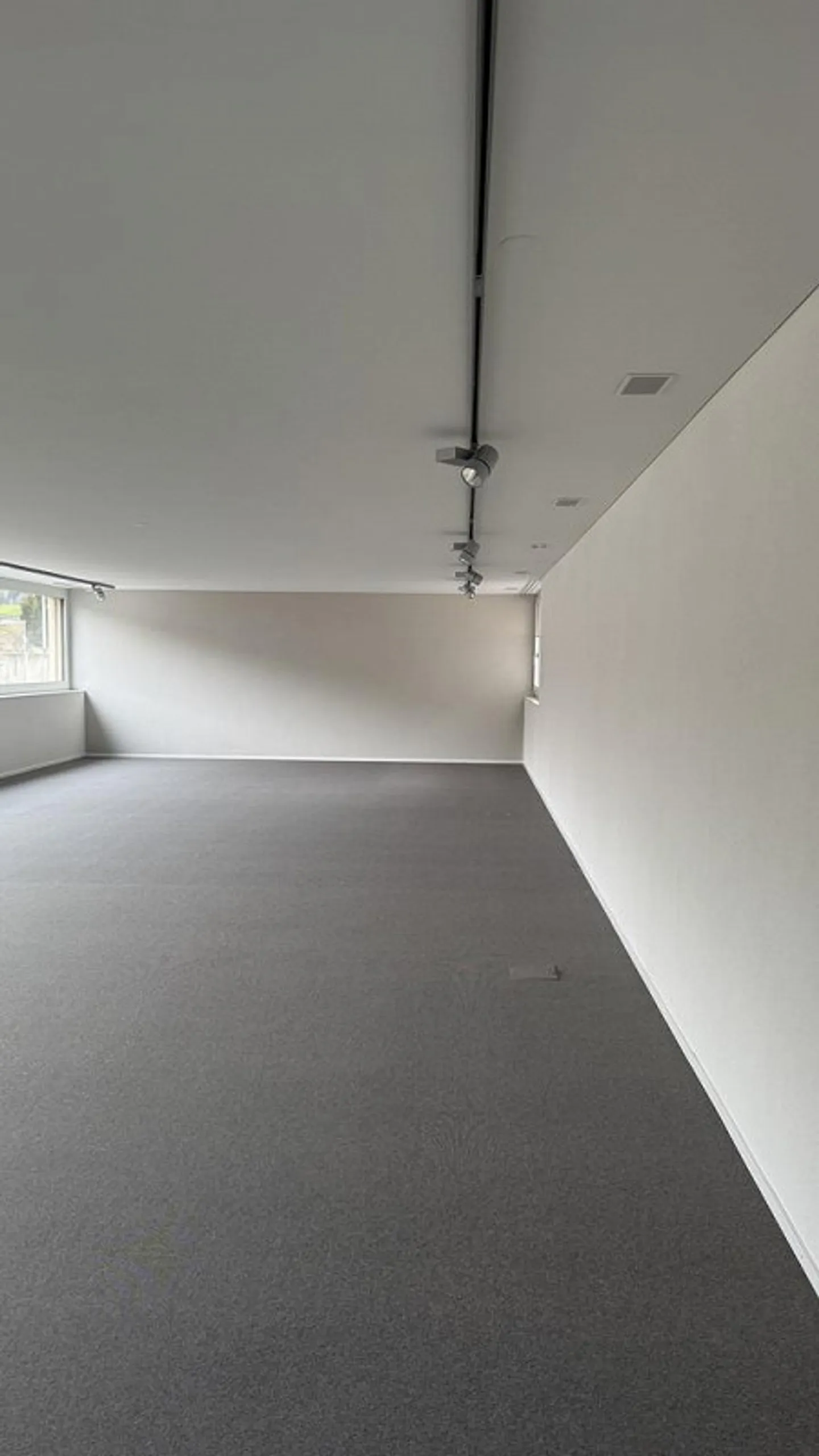 Posizione ufficio attraente - Trasferirsi e 1 mese di affitto gratuito - Foto 2 di 8