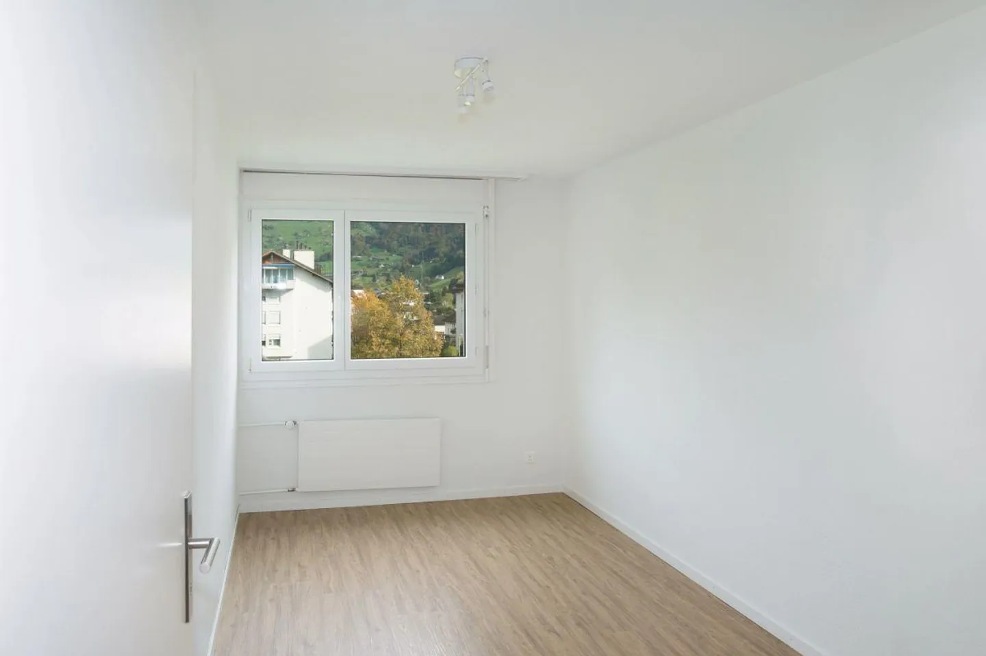 Modernes 3.5-Zimmer-Apartment - Foto 5 von 11
