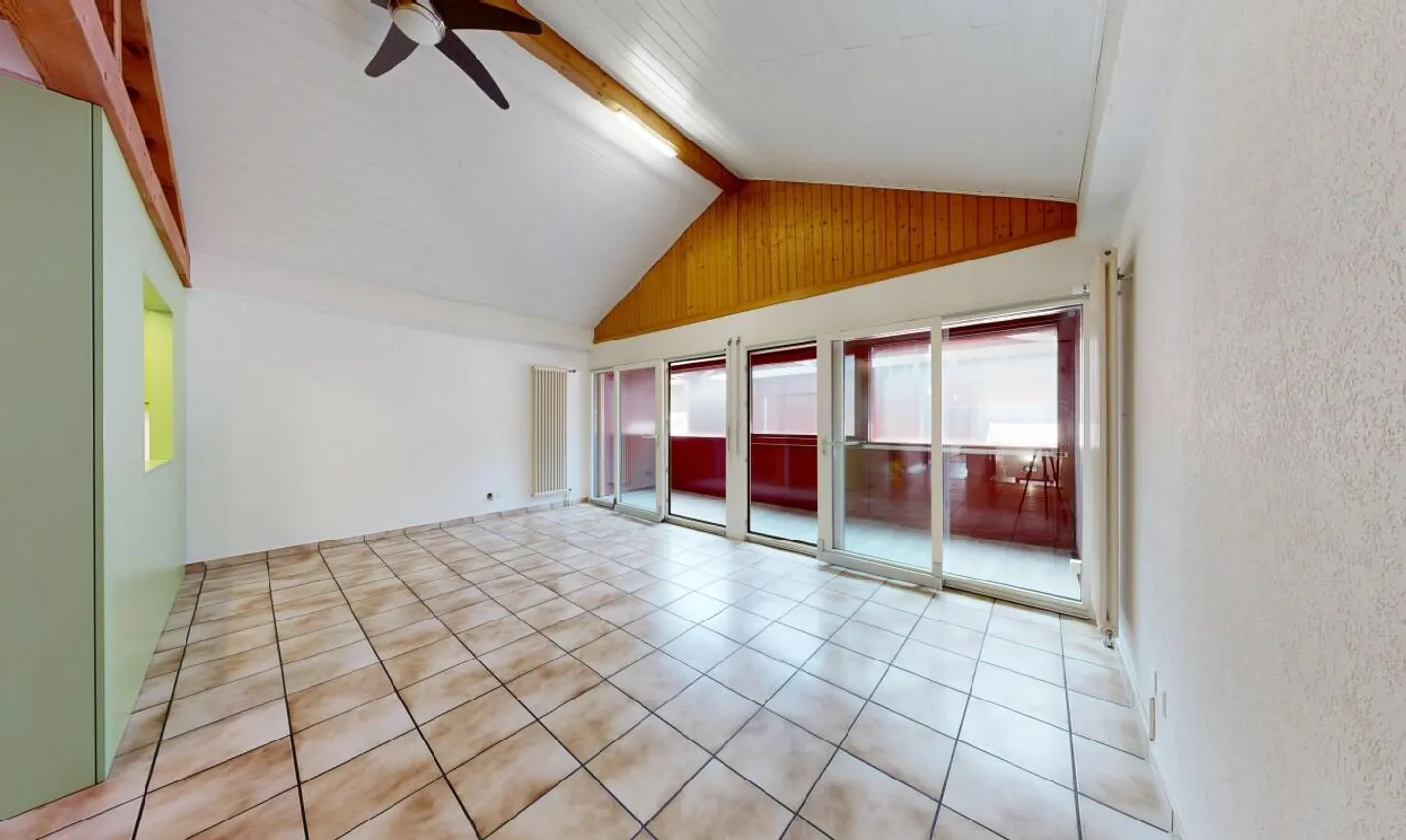 Immeuble mixte avec locaux commerciaux et appartement 3.5 pièces - Foto 8 di 11