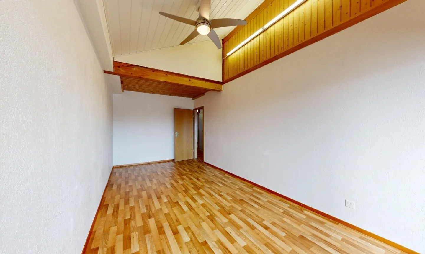 Immeuble mixte avec locaux commerciaux et appartement 3.5 pièces - Foto 9 di 11