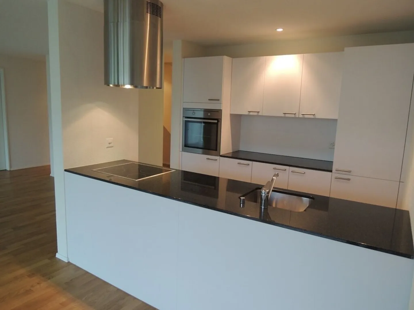 Moderne Wohnung mit sonnigem Gartensitzplatz - Foto 3 von 5