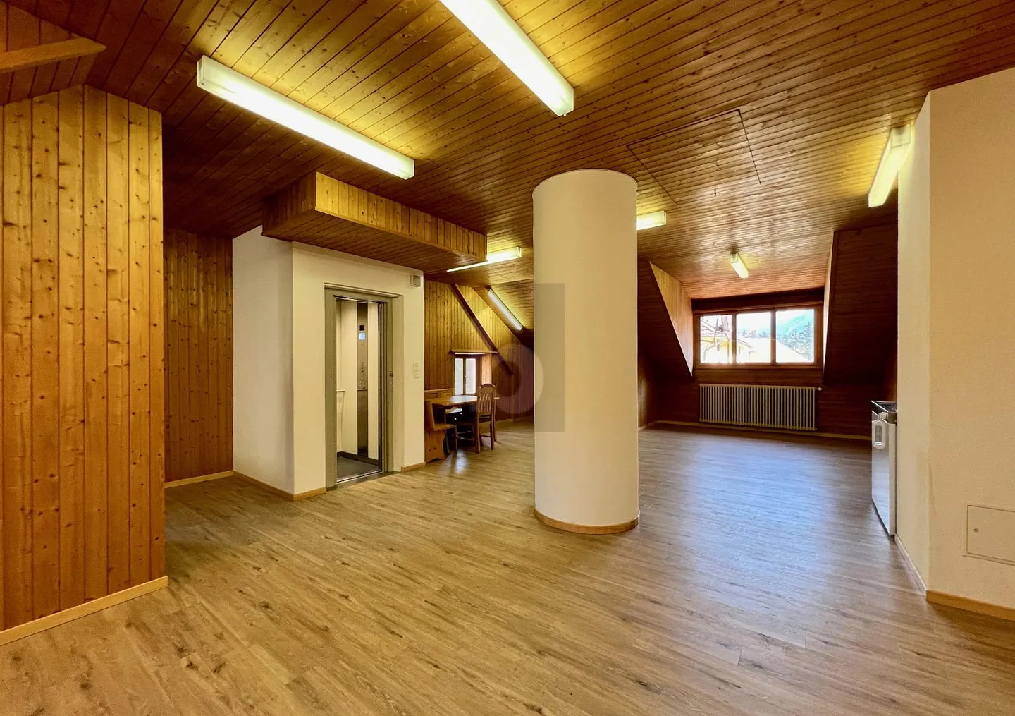 Office space for rent - Photo 5 of 6