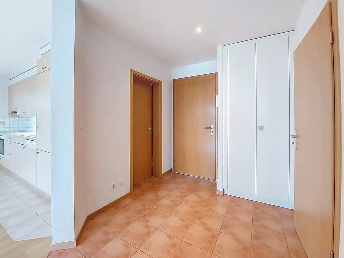 Wunderschöne 3,5-Zimmer-Wohnung mit Terrasse und Garten, ungehinderter Blick - Foto 9 von 13