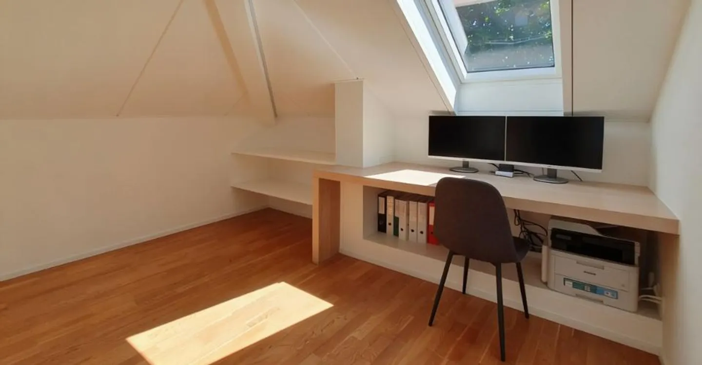 Superb 3.5-room penthouse with south balcony - Photo 3 of 8