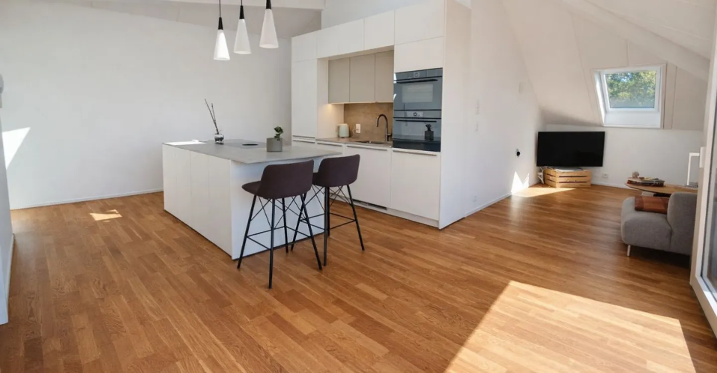 Superb 3.5-room penthouse with south balcony - Photo 2 of 8