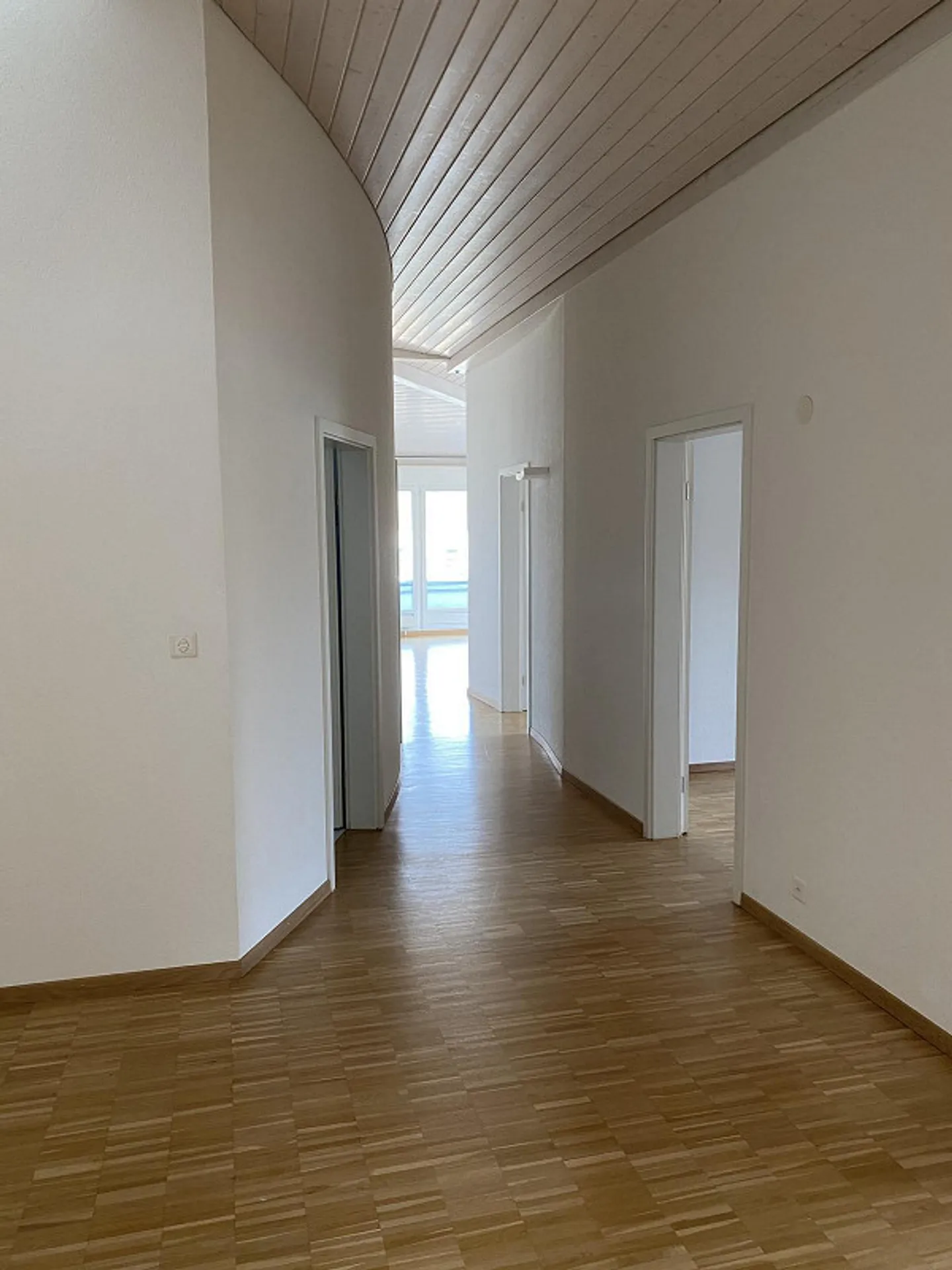 Appartamento 5.5 stanze con grande terrazza e vista lago - Foto 7 di 30
