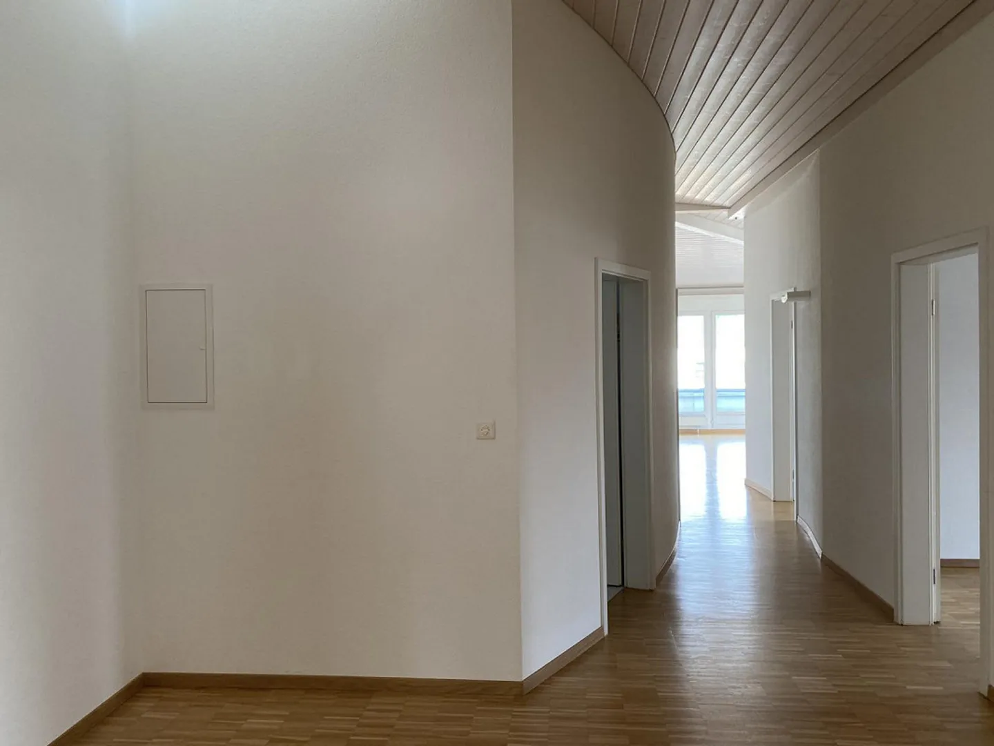 Appartamento 5.5 stanze con grande terrazza e vista lago - Foto 8 di 30