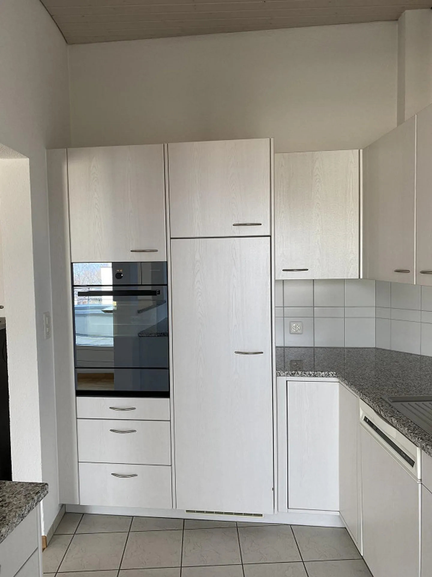Appartamento 5.5 stanze con grande terrazza e vista lago - Foto 24 di 30
