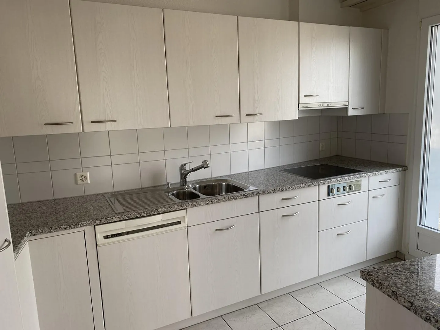 Appartamento 5.5 stanze con grande terrazza e vista lago - Foto 25 di 30