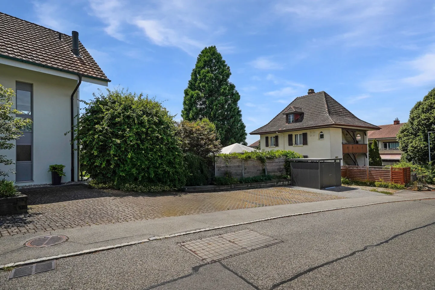 Dreamlike property in perfect location of Lyss - Photo 22 of 25