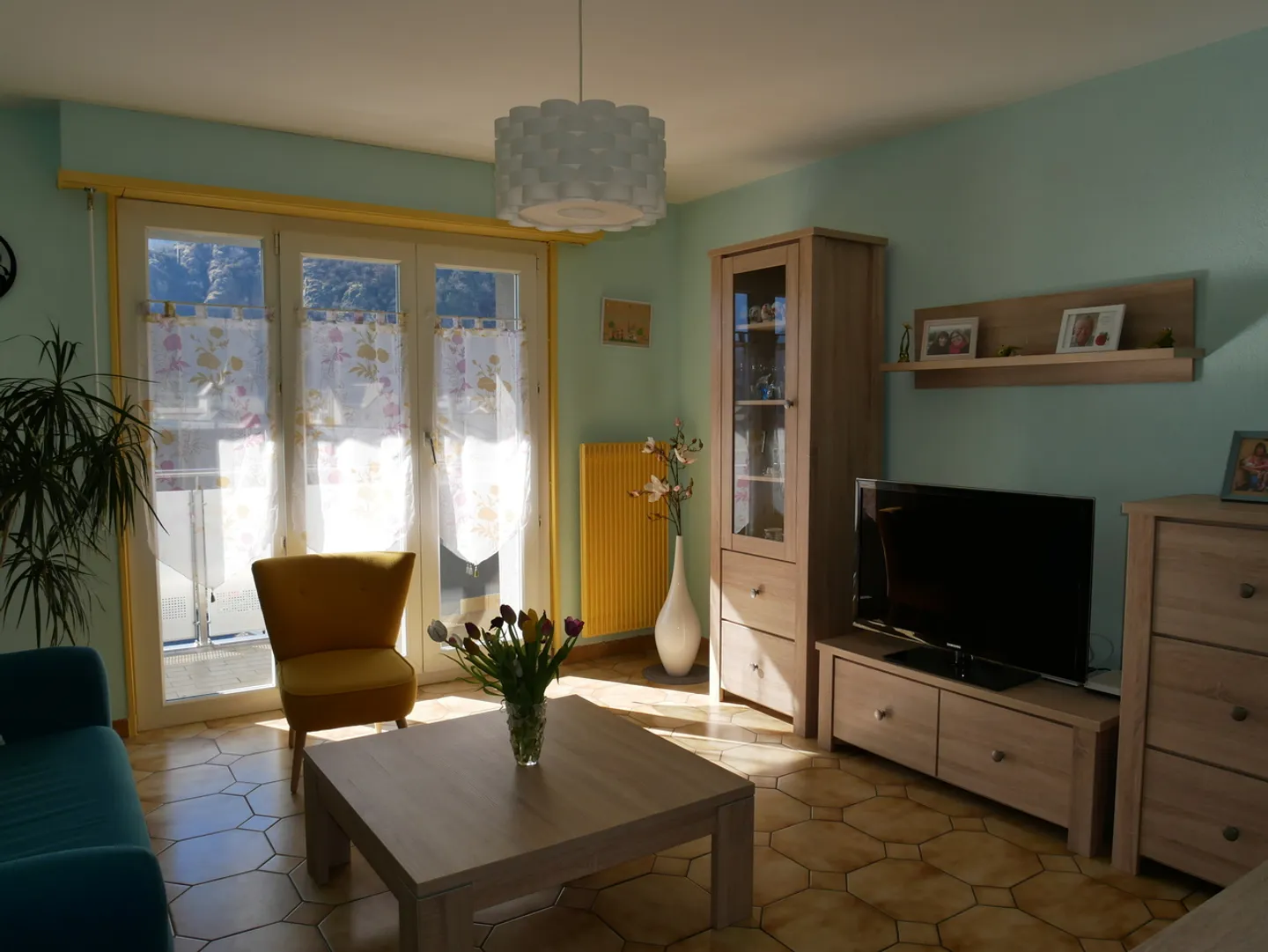 Cozy duplex apartment with 5.5 rooms in Vernayaz - To be renovated - Photo 2 of 9