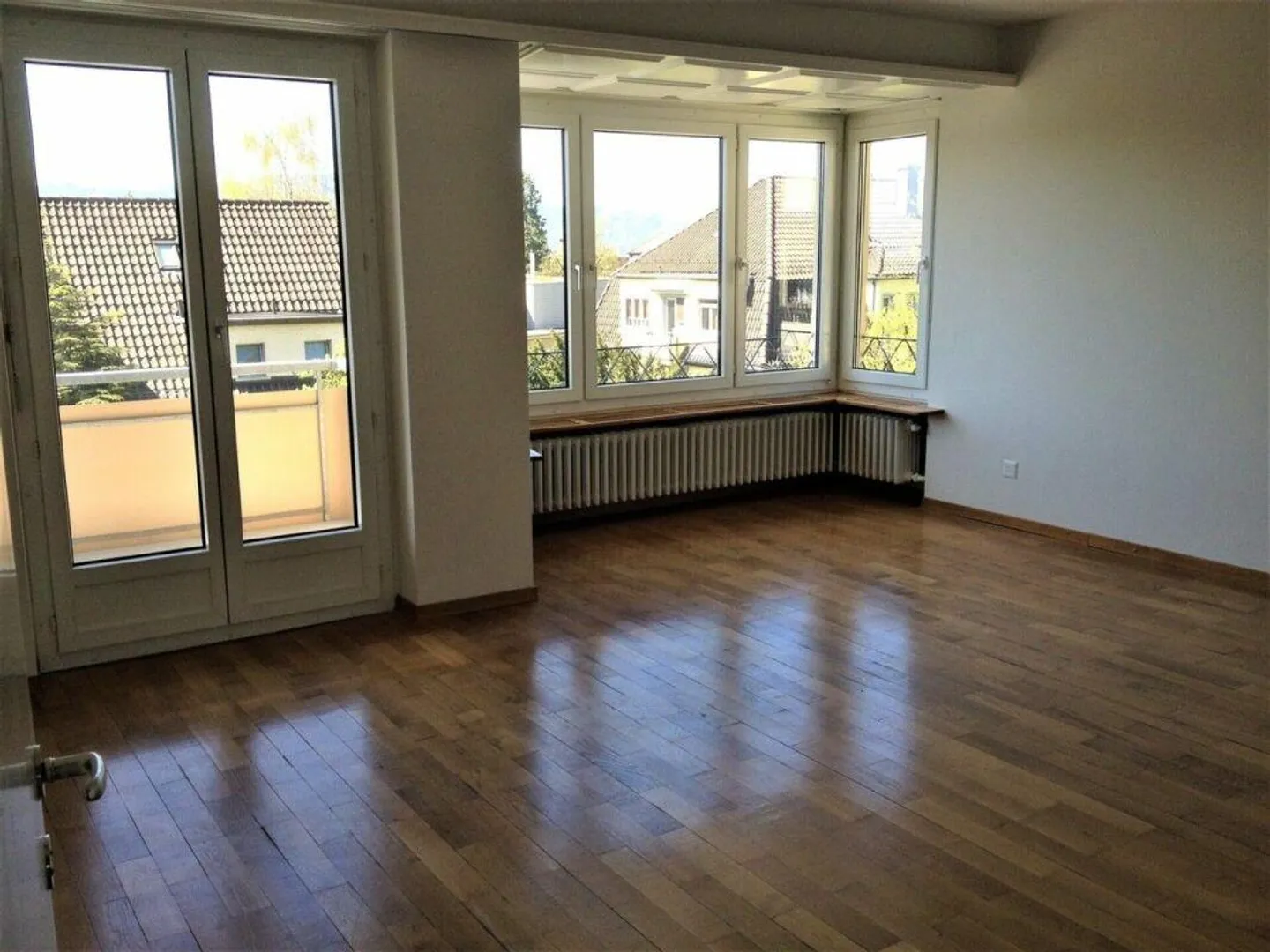 Attractive 4-room apartment in a preferred location - Photo 3 of 9
