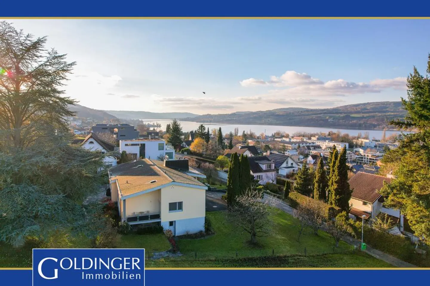 Chalet mit beeindruckender Seesicht - Foto 1 von 9