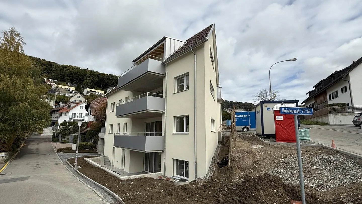 Ampio balcone in una posizione tranquilla e soleggiata / Prima locazione - Foto 10 di 13