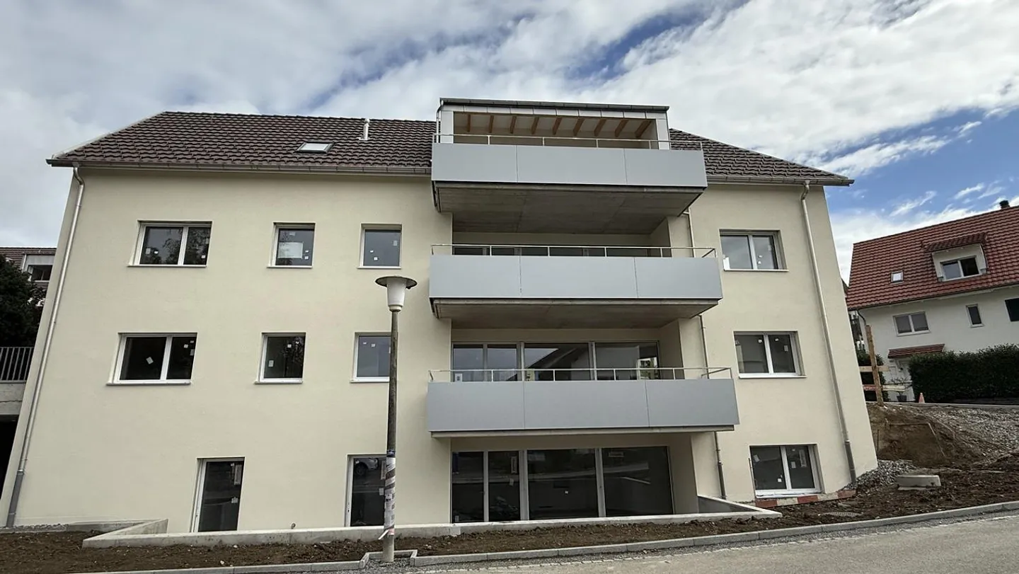 Ampio balcone in una posizione tranquilla e soleggiata / Prima locazione - Foto 11 di 13