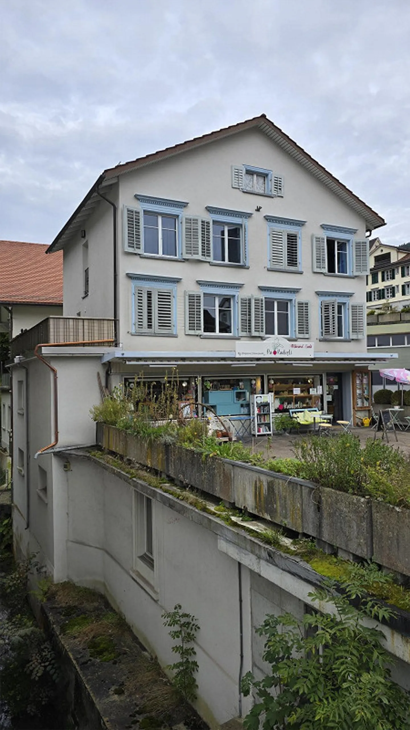 Mehrfamilienhaus mit Umbaupotential - Photo 2 sur 17