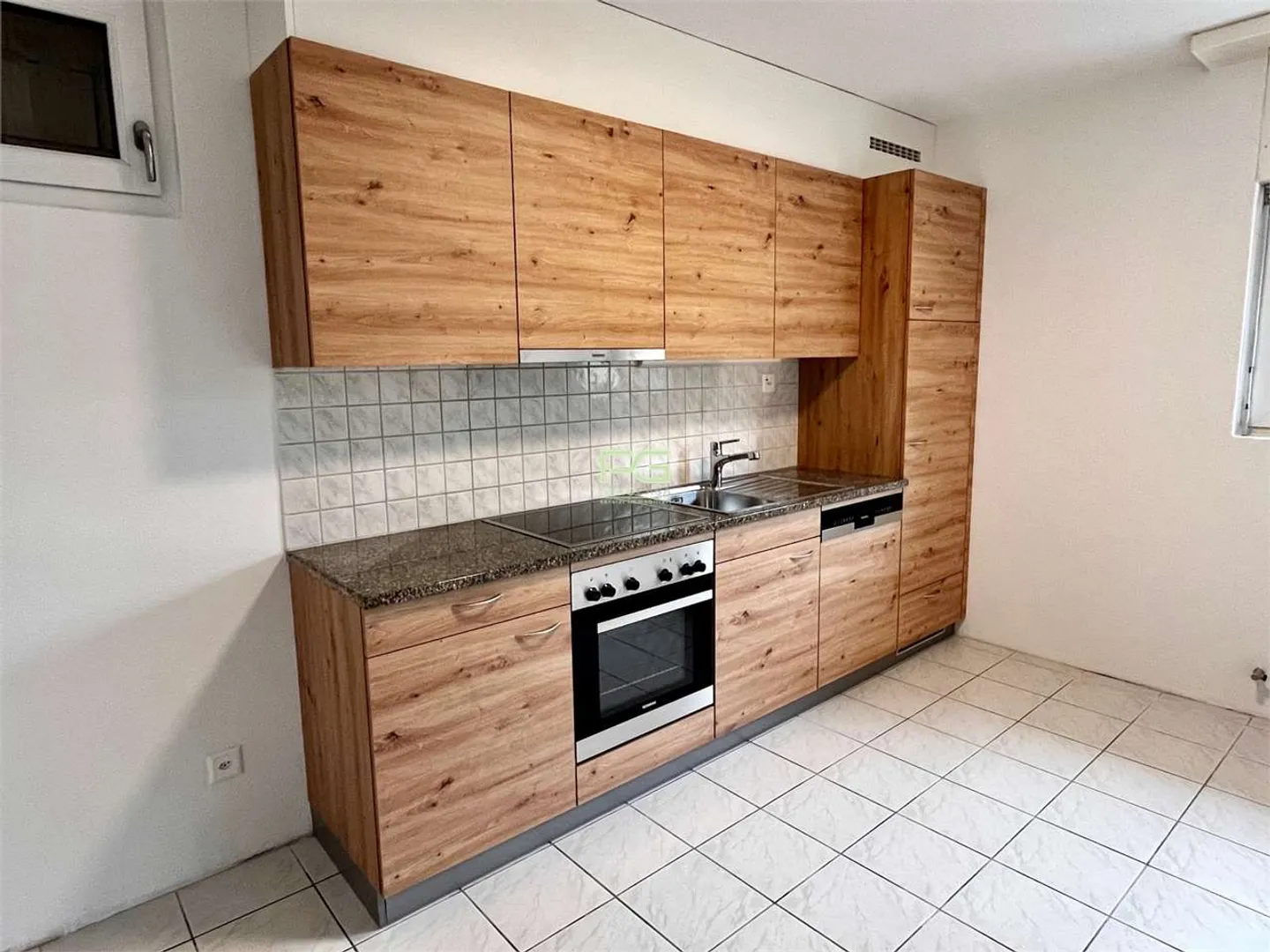 Zweifamilienhaus mit herrlicher Aussicht - Foto 1 von 13