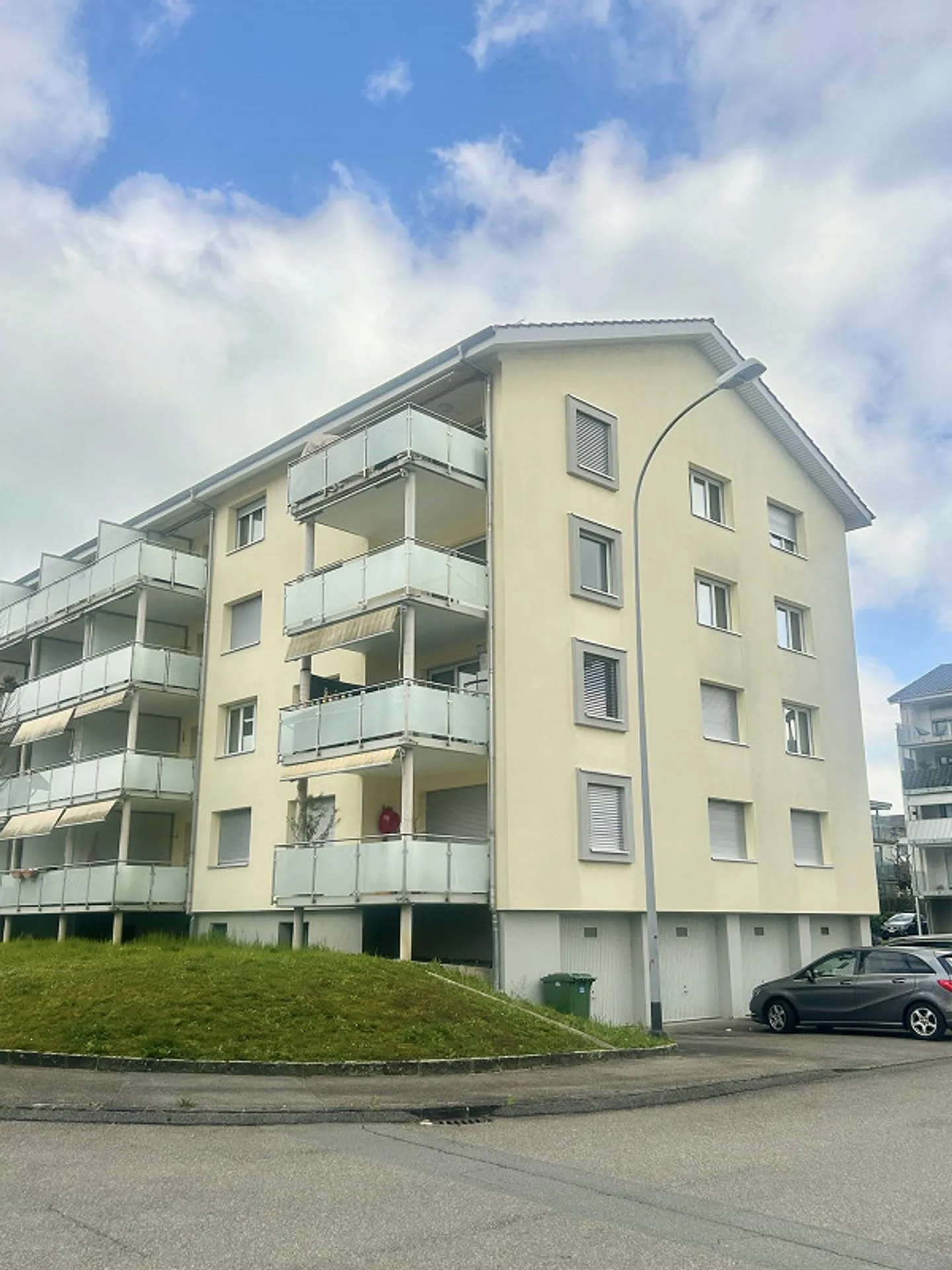 Appartement rénové de 3,5 pièces - Oasis de bien-être dans le quartier de Mühlematt - Photo 1 sur 8