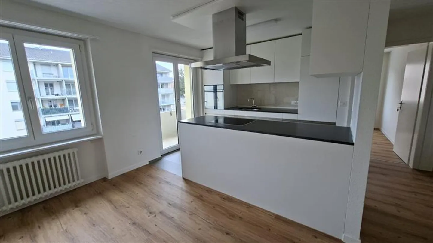 Appartement rénové de 3,5 pièces - Oasis de bien-être dans le quartier de Mühlematt - Photo 2 sur 8