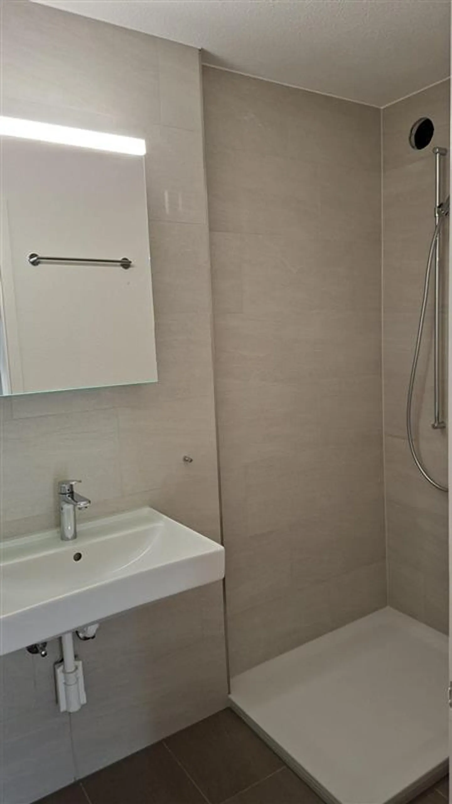 Appartement rénové de 3,5 pièces - Oasis de bien-être dans le quartier de Mühlematt - Photo 5 sur 8