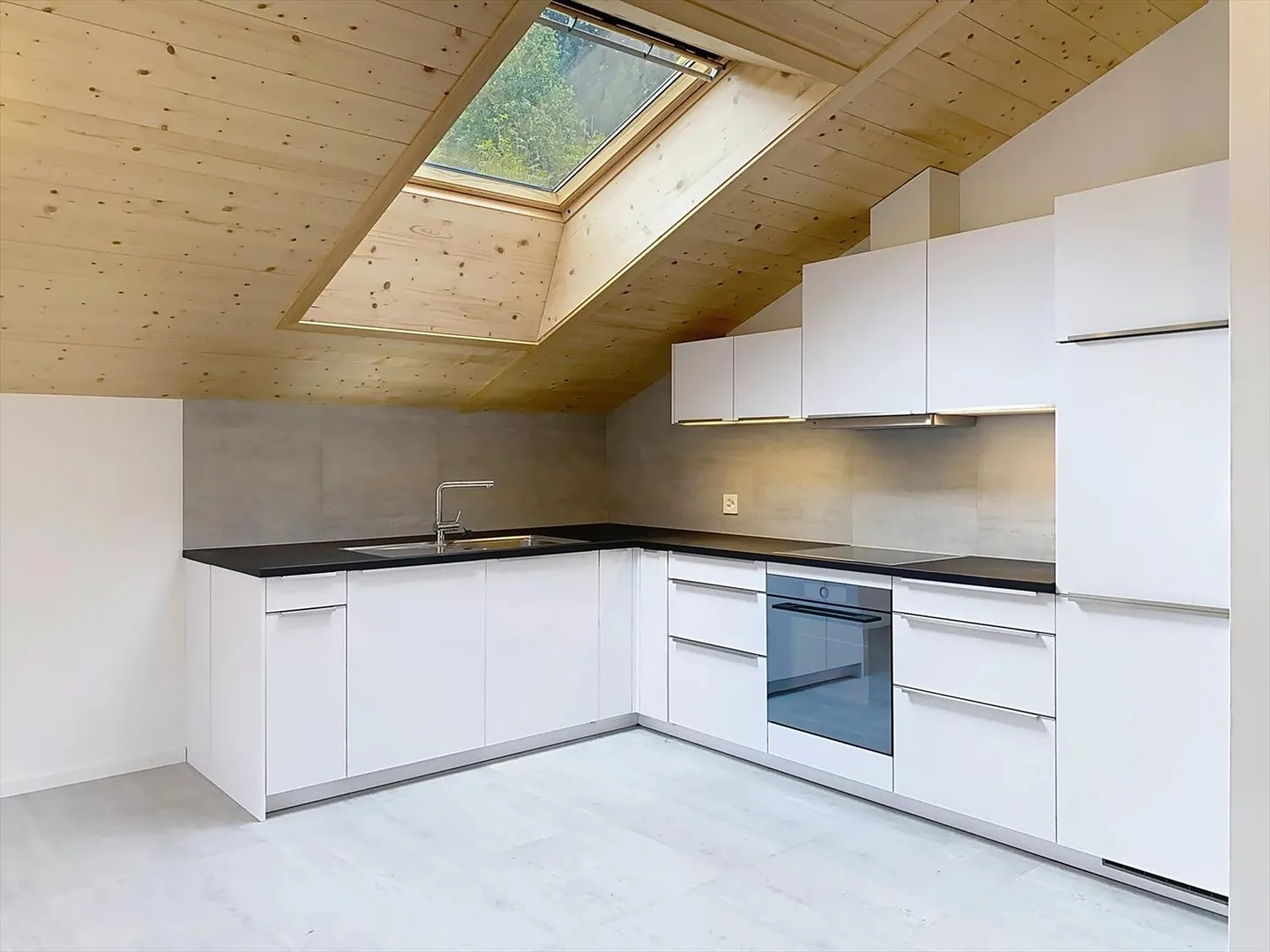 Attico traumatico con vista mozzafiato! - Foto 4 di 13