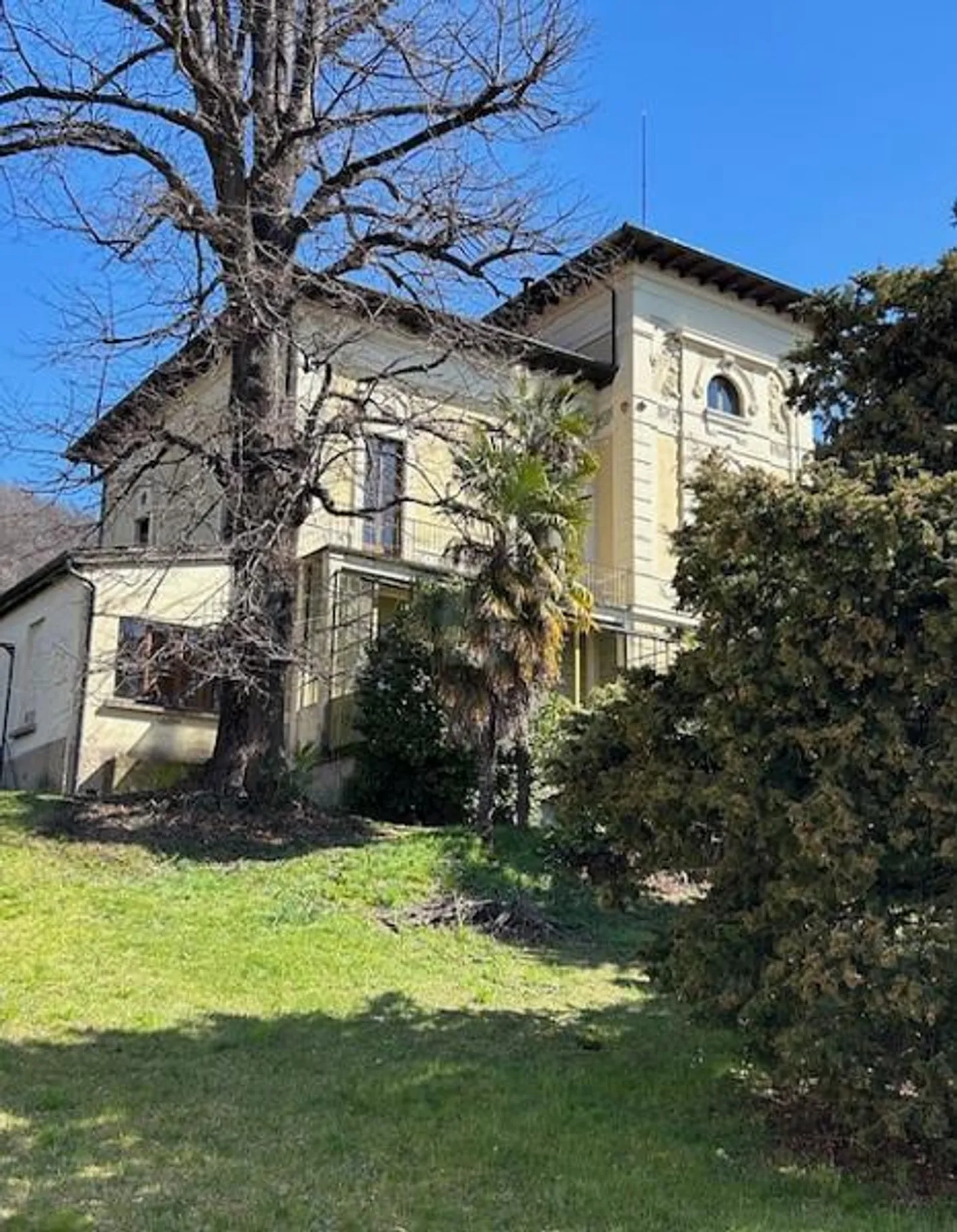 WUNDERBARE HISTORISCHE VILLA - Foto 1 von 5