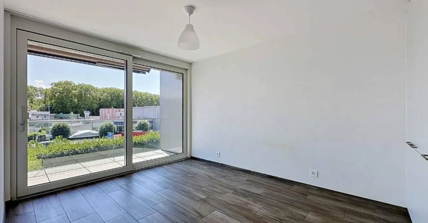 Charming 2.5-room apartment - Photo 4 of 12