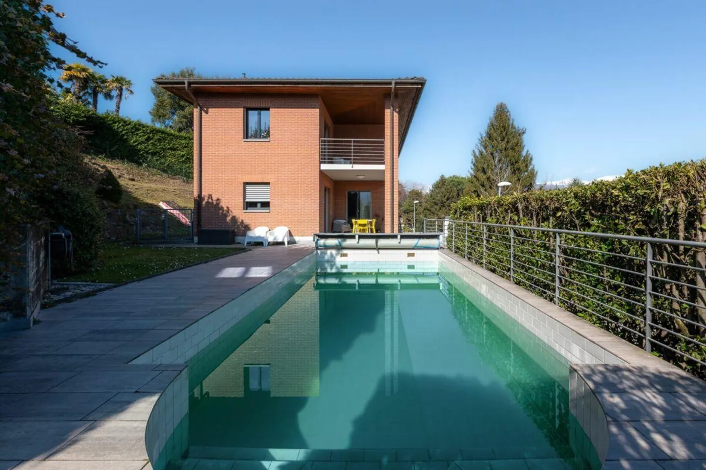 Exclusive Villa in a privileged position - Photo 1 of 16