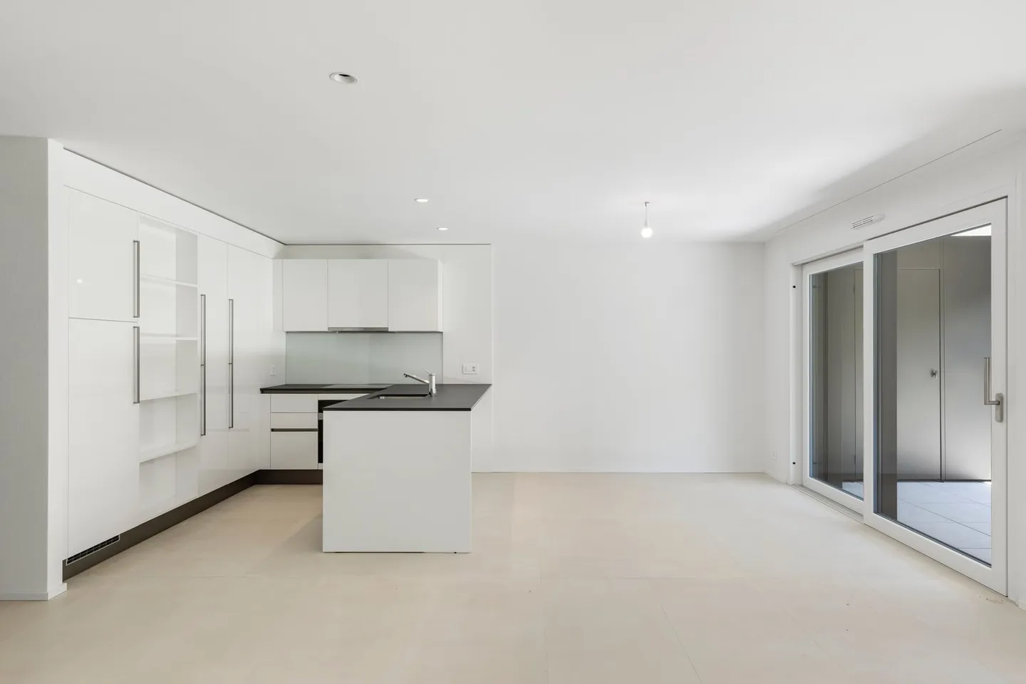 Schönes 3,5-Zimmer-Apartment im Erdgeschoss mit Terrasse - Foto 2 von 8