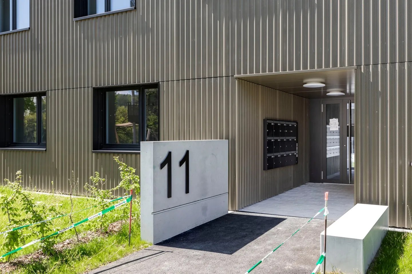 Beautiful bright 4.5-room apartment with a view and storage room - Photo 7 of 8