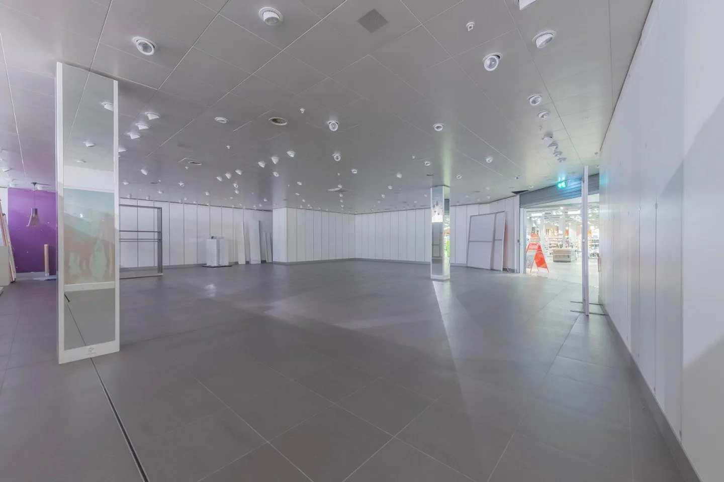 Commercial Space in Prime Location - Photo 6 of 10