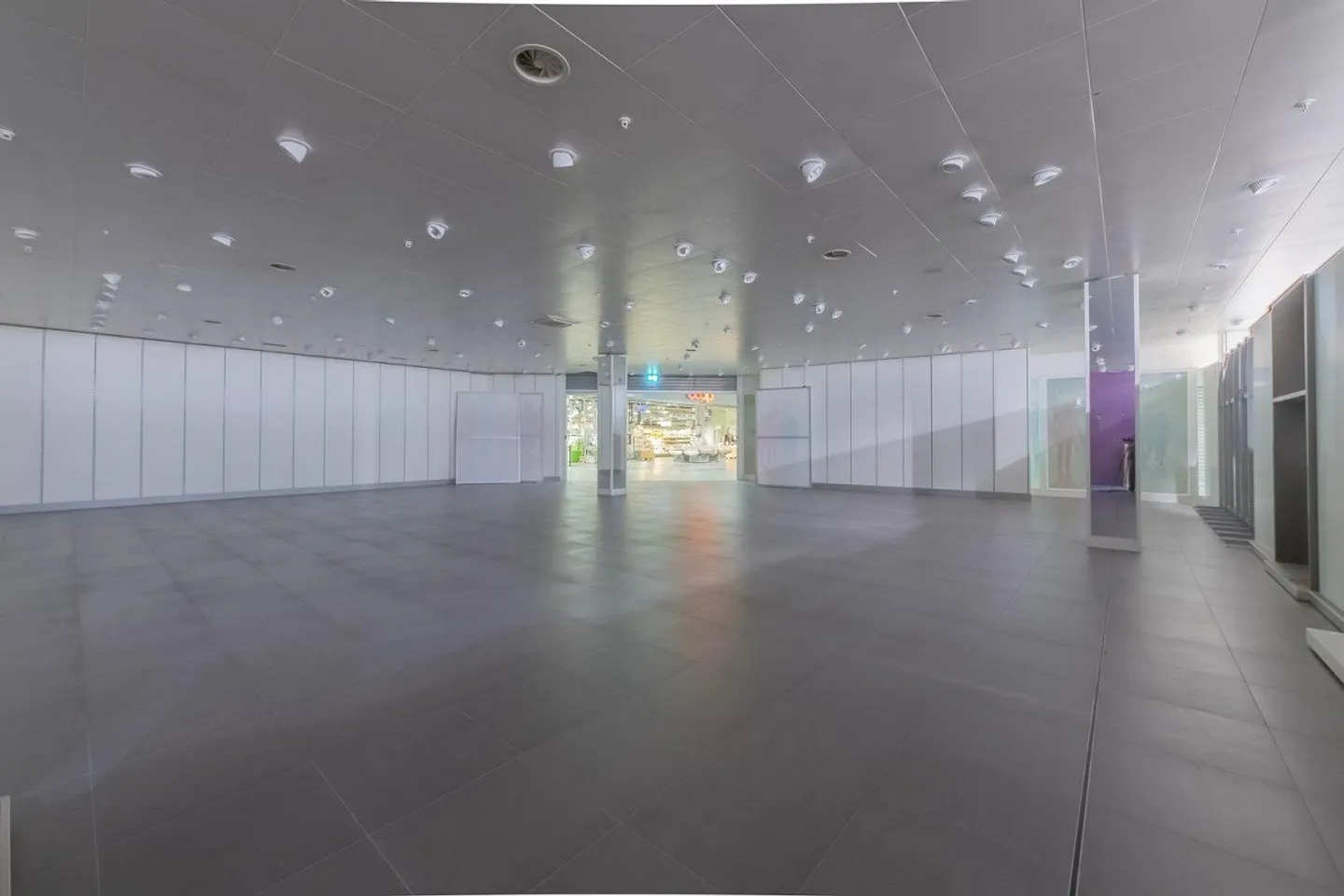 Commercial Space in Prime Location - Photo 7 of 10