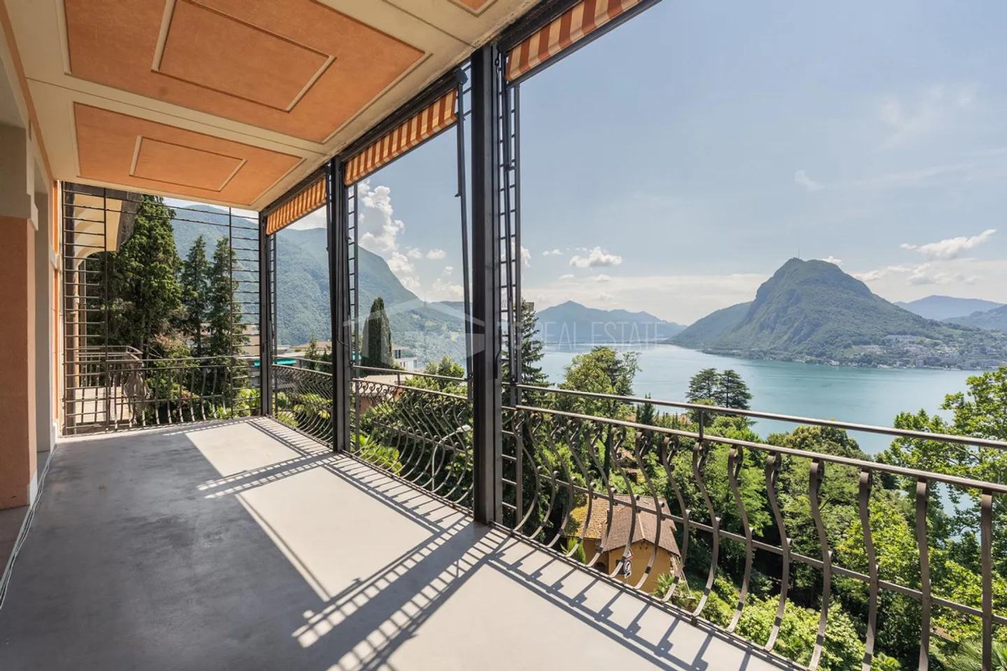 Appartamento Elegante con Vista Lago - Foto 2 di 13