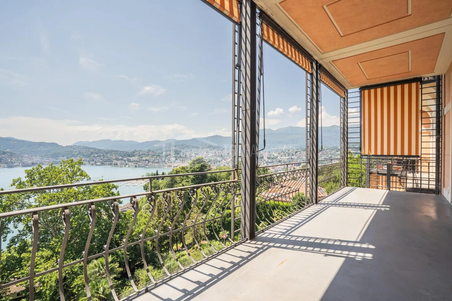 Appartamento Elegante con Vista Lago - Foto 4 di 13