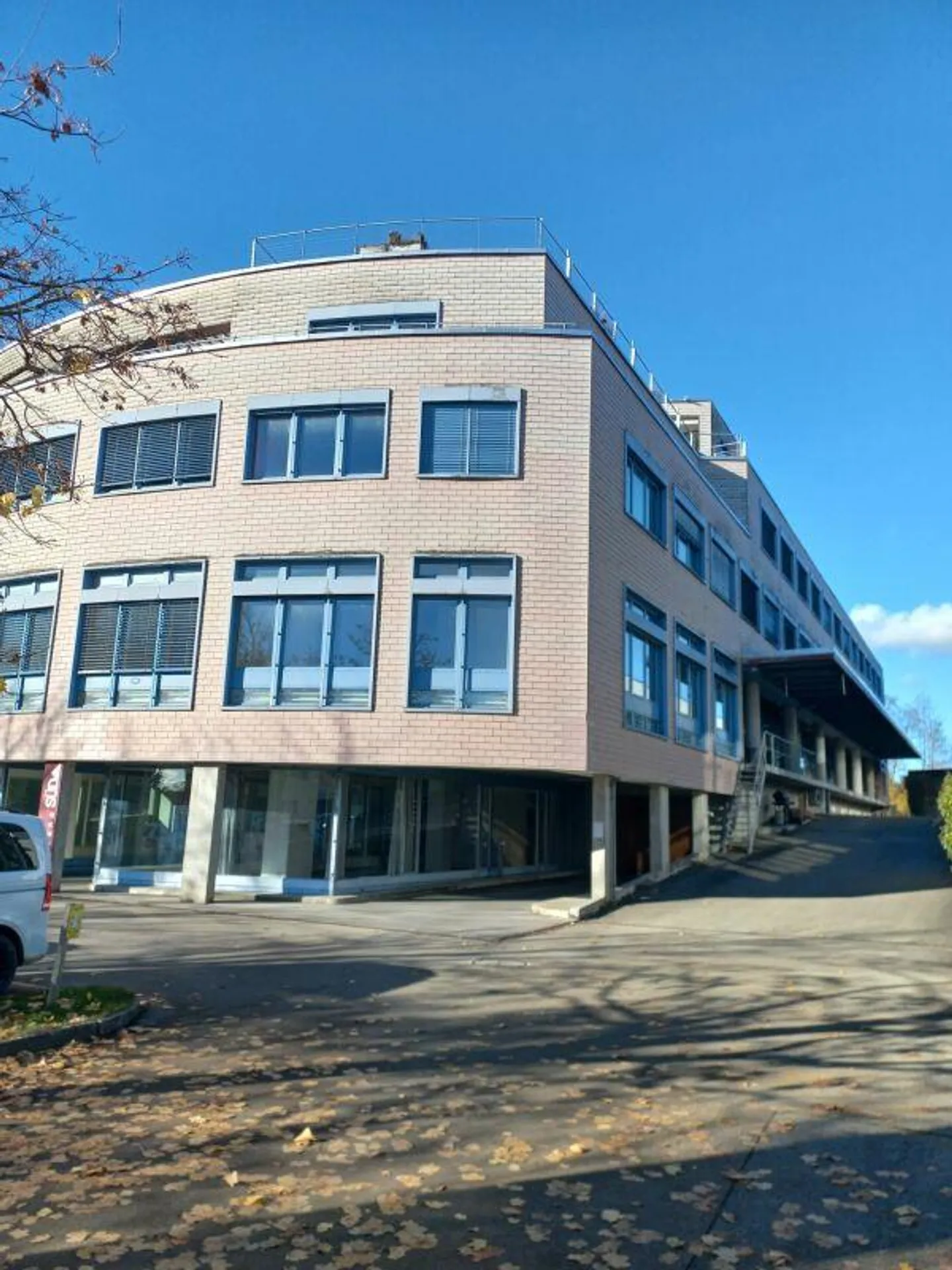 Stupendo spazio abitativo di 89m² con terrazza e vista sulle Alpi bernesi - Foto 8 di 8