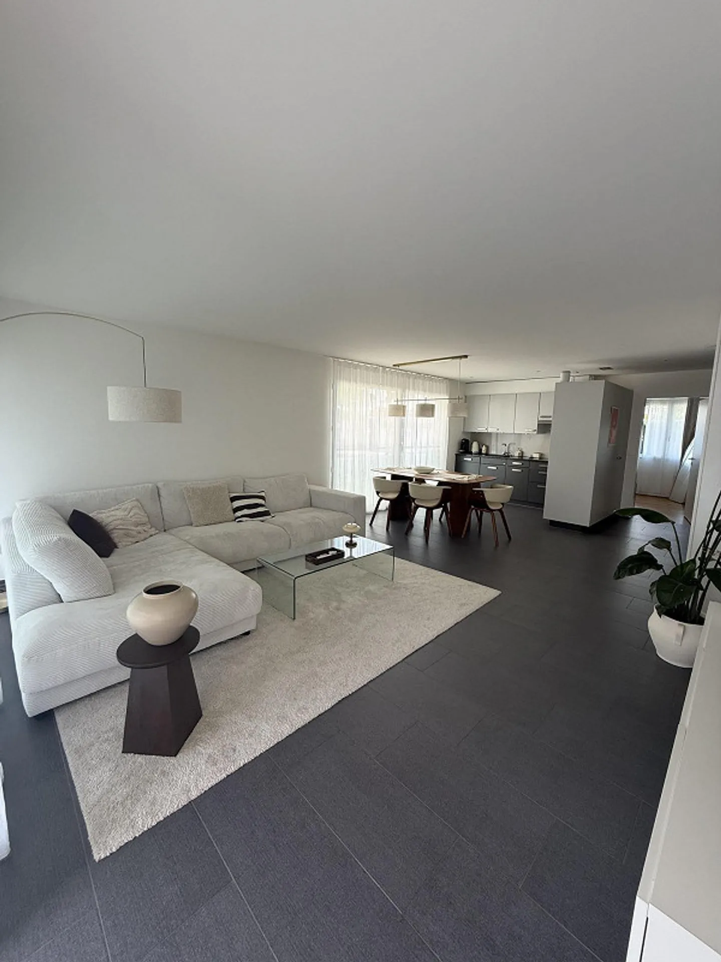 Modern 3.5 Room Apartment in Chur - Photo 1 of 9