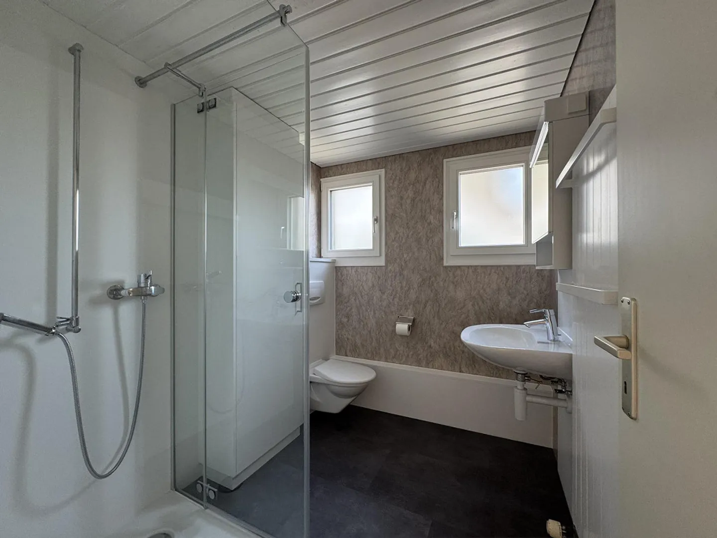 Appartement lumineux de 4,5 pièces avec terrasse - Photo 17 sur 31