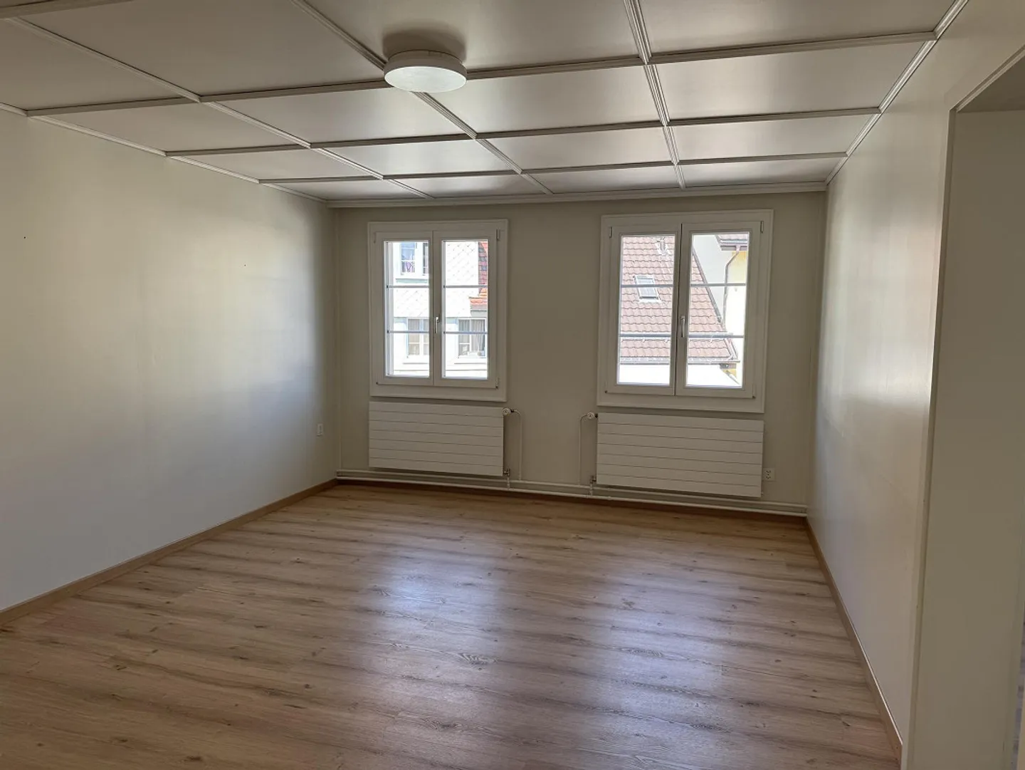 Appartement lumineux de 4,5 pièces avec terrasse - Photo 1 sur 31