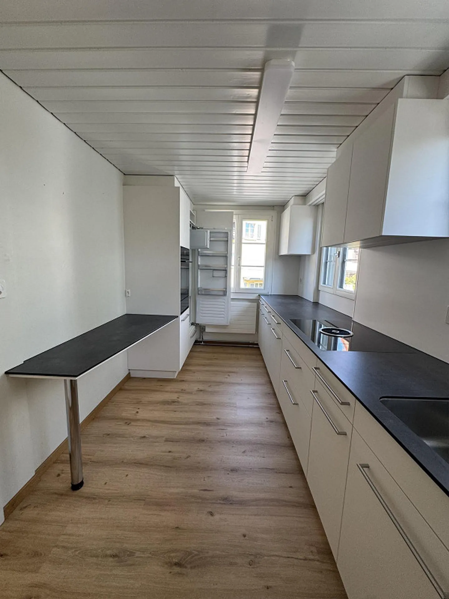 Appartement lumineux de 4,5 pièces avec terrasse - Photo 2 sur 31