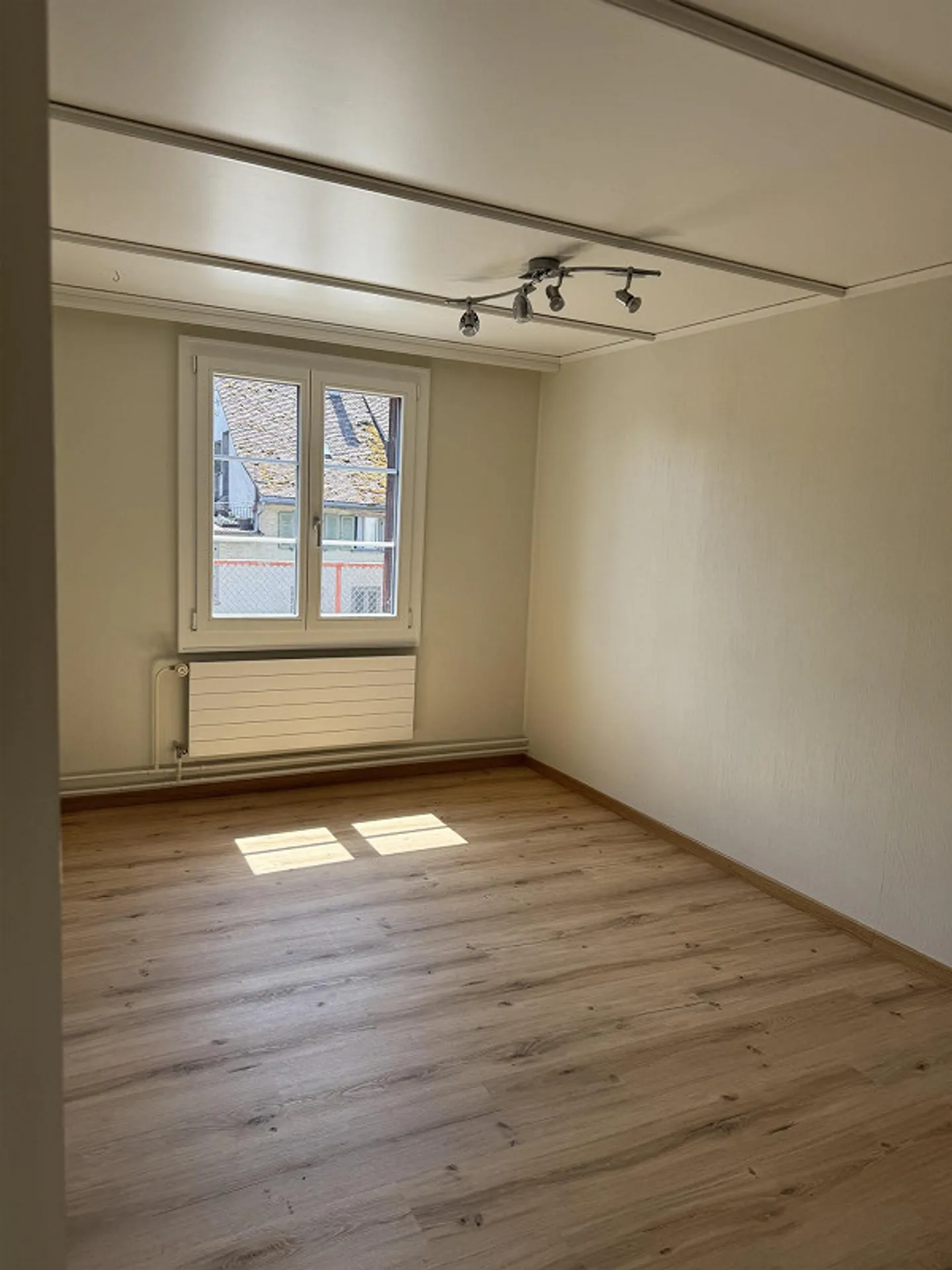 Appartement lumineux de 4,5 pièces avec terrasse - Photo 9 sur 31