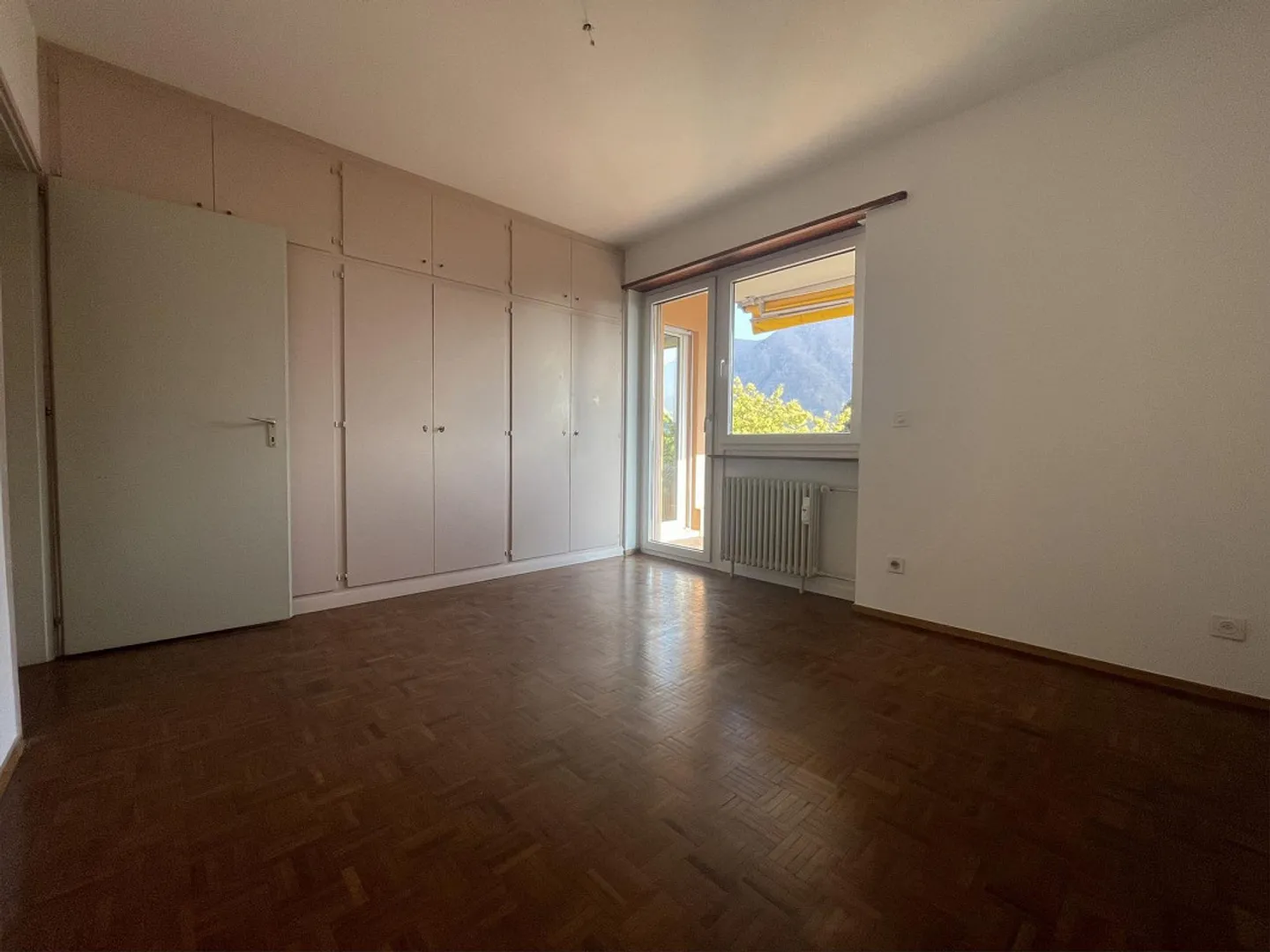 UNMISSABLE 3.5 APARTMENT WITH LAKE VIEW IN CASTAGNOLA - Photo 10 of 13