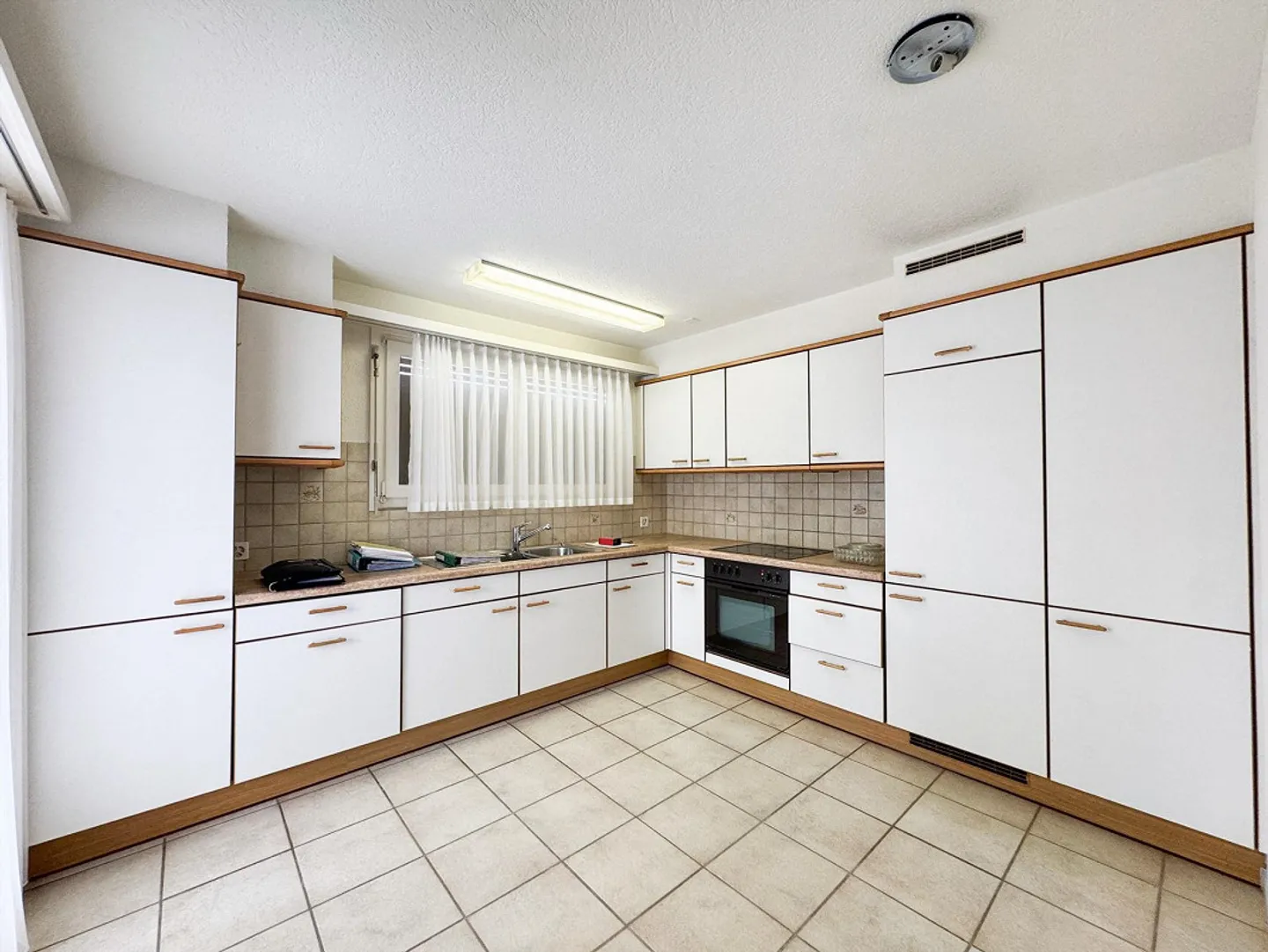 5 ½ - Room Single Family House with Double Garage and Surroundings - Photo 6 of 15