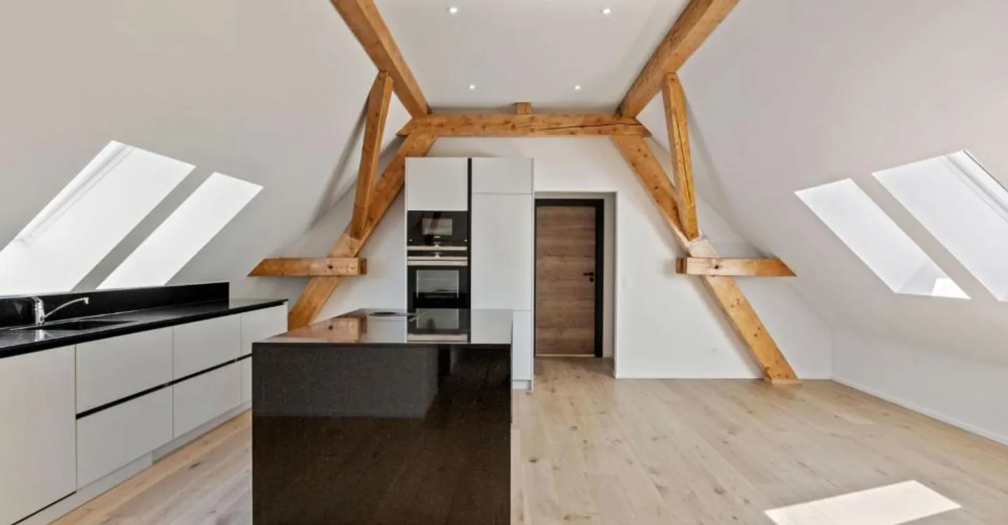 Courtelary, beautiful penthouse apartment of 4.5 rooms with elevator - Photo 1 of 11