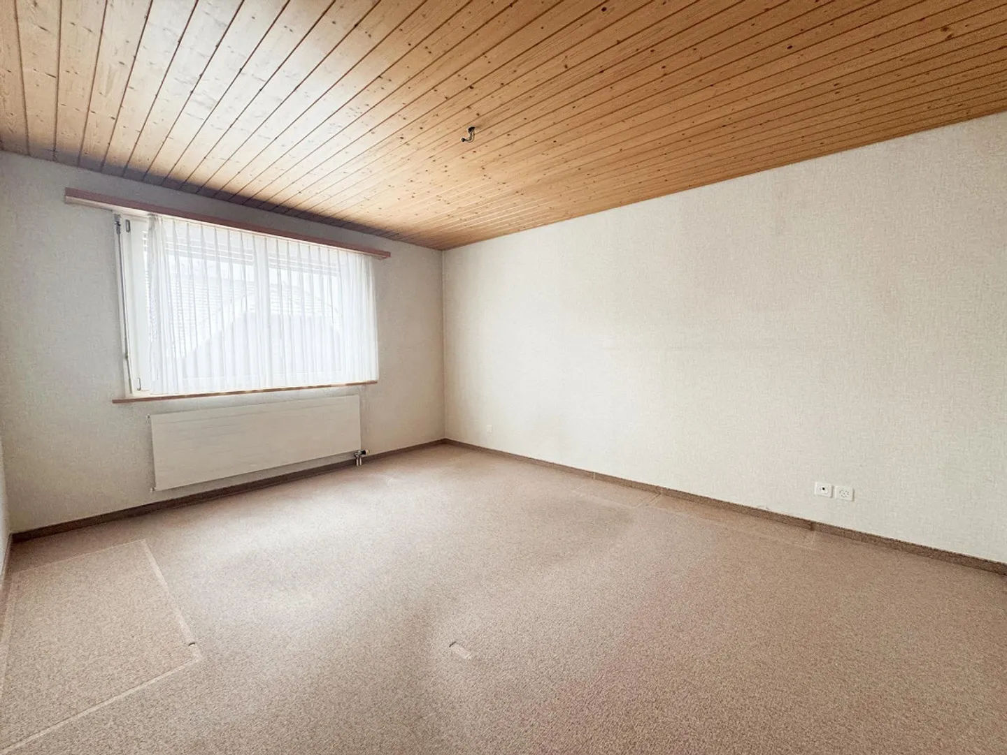 5 ½ - Room Single Family House with Double Garage and Surroundings - Photo 10 of 15