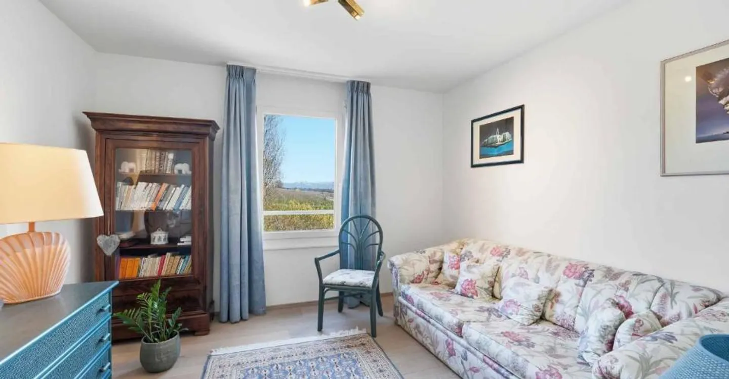 Large apartment in total calm, with a view! - Photo 6 of 12