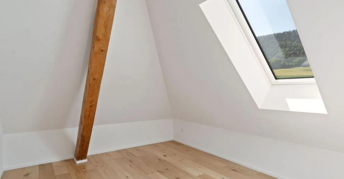 Courtelary, beautiful penthouse apartment of 4.5 rooms with elevator - Photo 6 of 11
