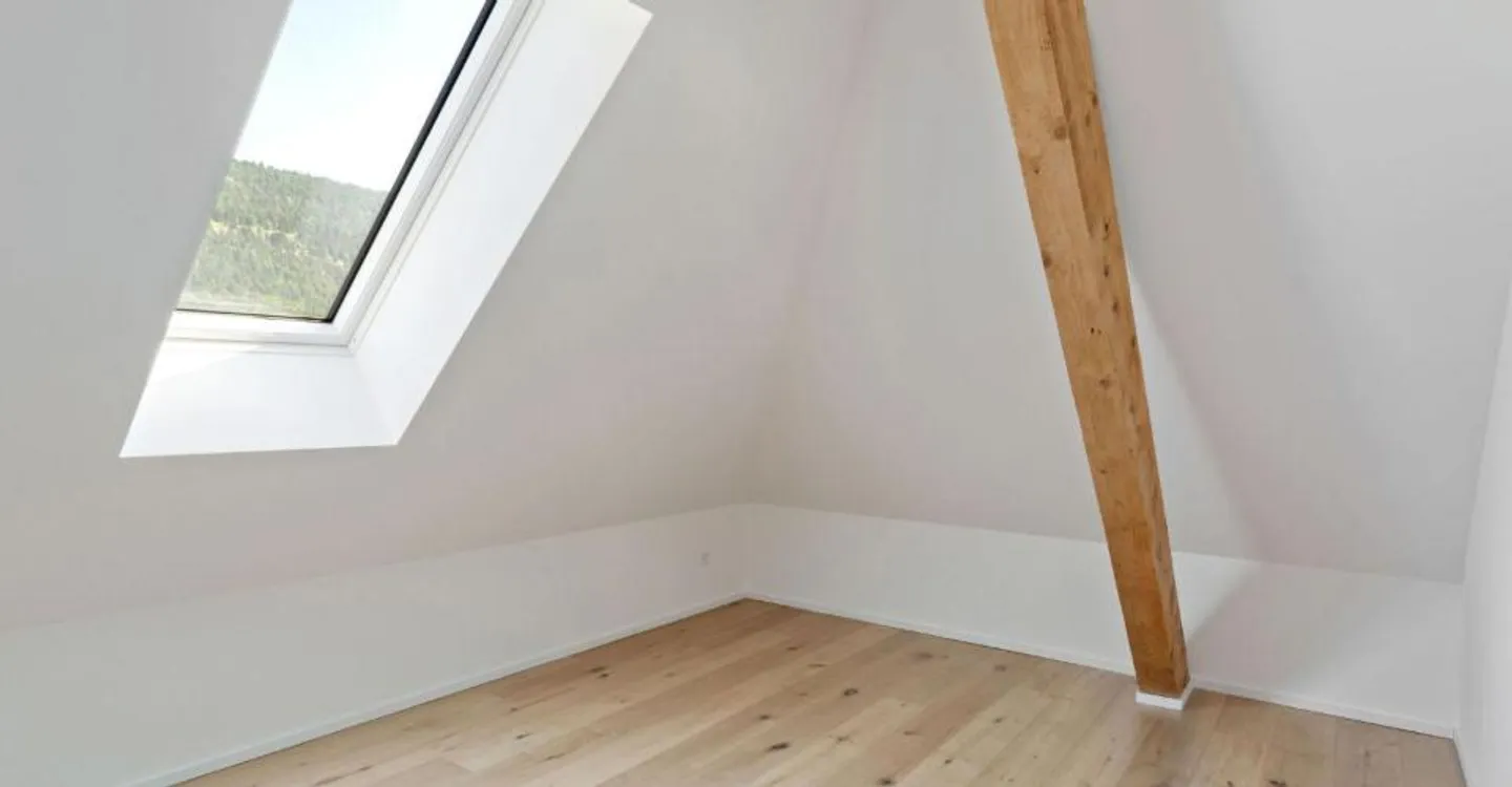 Courtelary, beautiful penthouse apartment of 4.5 rooms with elevator - Photo 7 of 11