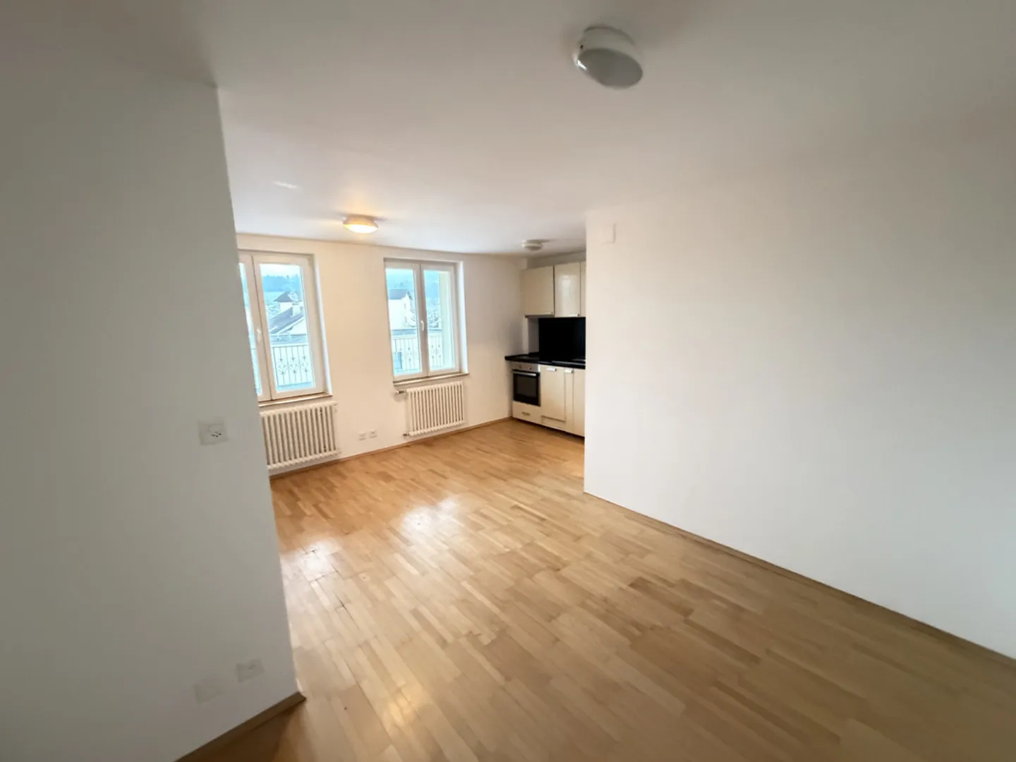 In der Nähe des Bahnhofs und der Annehmlichkeiten - Foto 2 von 4